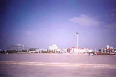 美丽的锡林浩特市，犹如世外桃源般，向我们展示着它的无穷魅力！